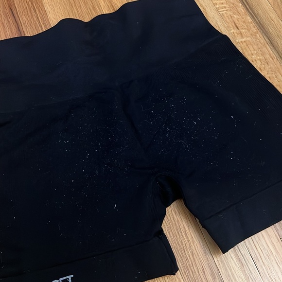 set active sculptflex black shorts - Picture 3 of 3